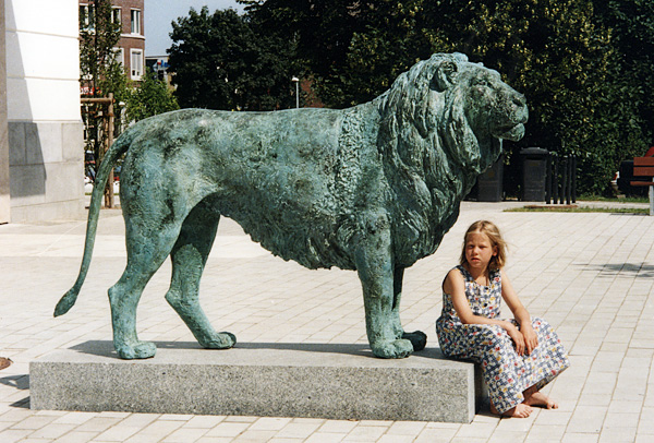 Großer Löwe, Bronze, Neubrandenburger Sparkasse, 1997