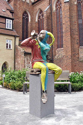 Feuerwehrhahn, Bronzebrunnen, Flensburg-Feuerwache, 2004